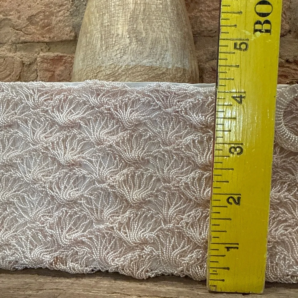 Vintage‎ seed beaded Cream Wristlet clutch